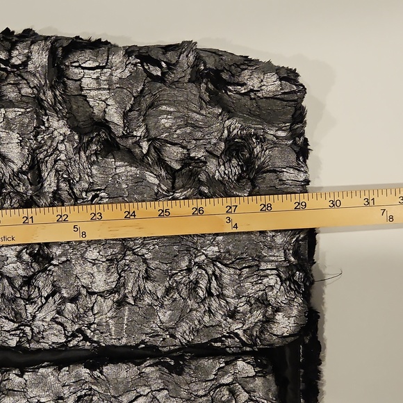 BCBGeneration Women's Vintage Retro Black and Metallic Gilet Vest Size Small - Picture 12 of 12